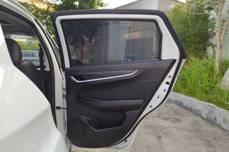 Used Geely Auto Vision X3 2021 PRO 1.5L CVT Deluxe Model Interior 7