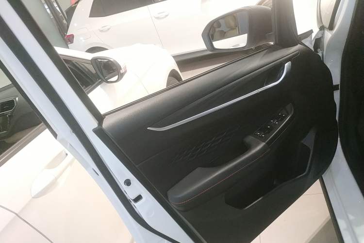 Used Geely Auto Vision X3 2021 PRO 1.5L CVT Deluxe Model Interior 7