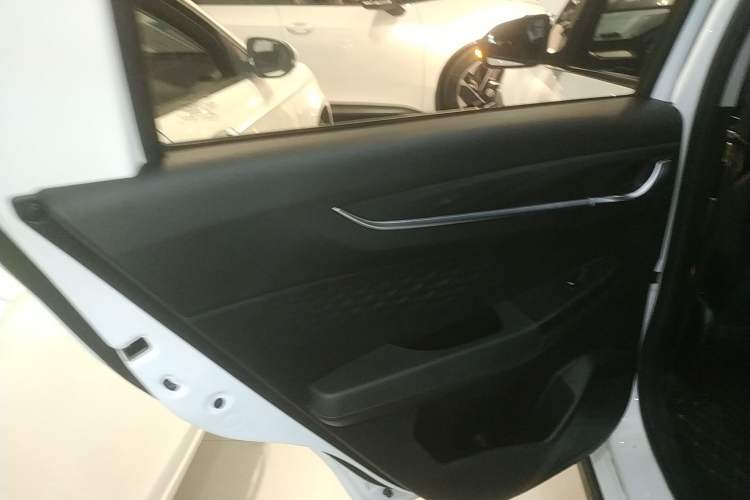 Used Geely Auto Vision X3 2021 PRO 1.5L CVT Deluxe Model Interior 8