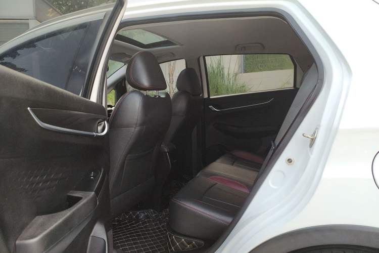 Used Geely Auto Vision X3 2021 PRO 1.5L CVT Deluxe Model Interior 9