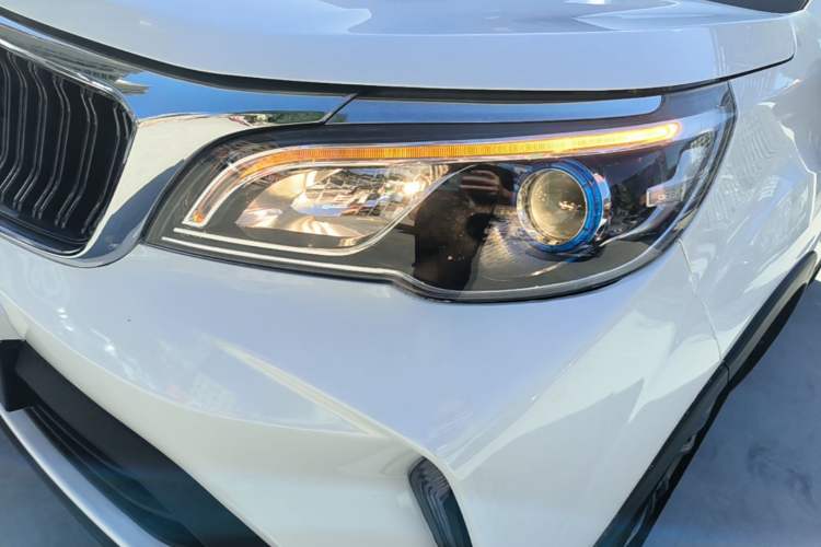 Used Geely Auto Vision X3 2021 PRO 1.5L Manual Elite Model Left Front Headlight