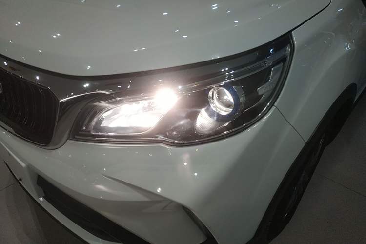 Used Geely Auto Vision X3 2021 PRO 1.5L CVT Deluxe Model Left Front Headlight