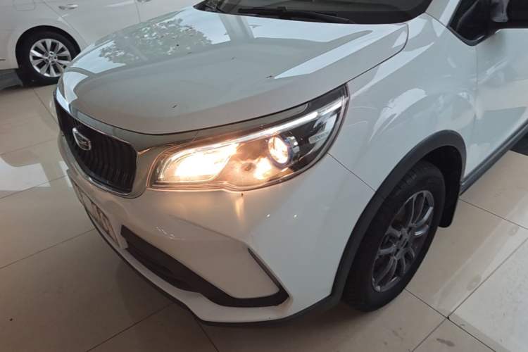 Used Geely Auto Vision X3 2021 PRO 1.5L Manual Elite Model Left Front Headlight