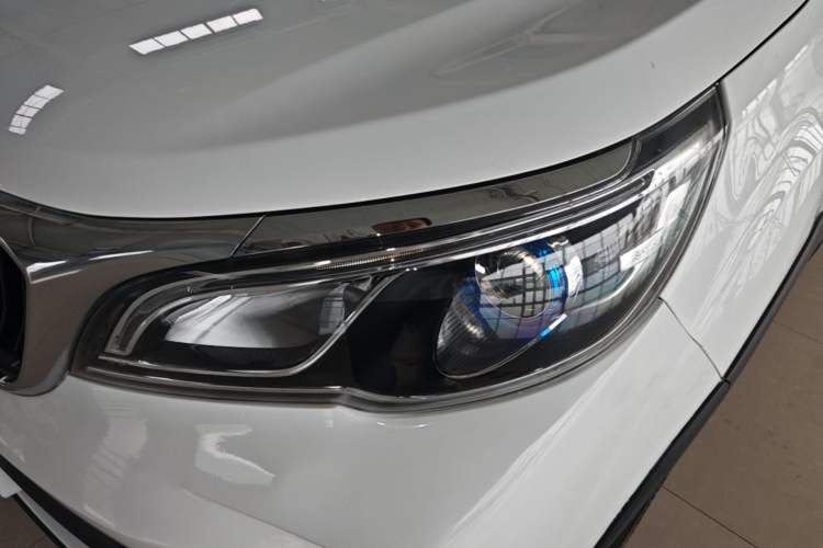 Used Geely Auto Vision X3 2021 PRO 1.5L Manual Elite Model Left Front Headlight