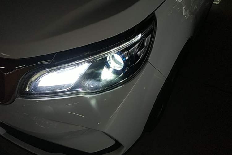 Used Geely Auto Vision X3 2021 PRO 1.5L CVT Deluxe Model Left Front Headlight
