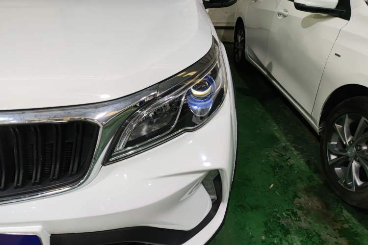 Used Geely Auto Vision X3 2021 PRO 1.5L CVT Deluxe Model Left Front Headlight