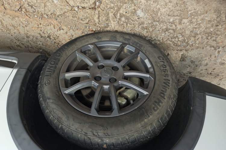 Used Geely Auto Vision X3 2021 PRO 1.5L Manual Elite Model Left Front Wheel Hub