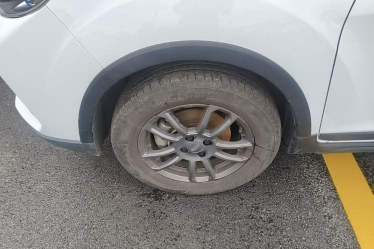 Used Geely Auto Vision X3 2021 PRO 1.5L Manual Elite Model Left Front Wheel Hub