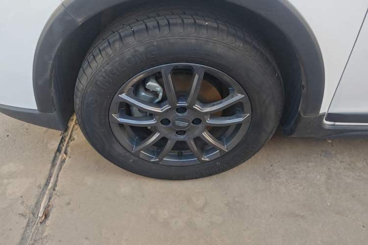 Used Geely Auto Vision X3 2021 PRO 1.5L CVT Deluxe Model Left Front Wheel Hub