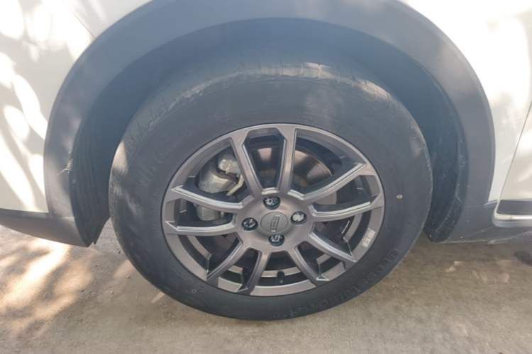 Used Geely Auto Vision X3 2021 PRO 1.5L CVT Deluxe Model Left Front Wheel Hub