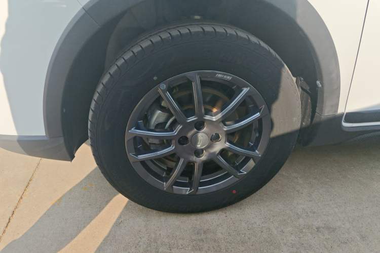 Used Geely Auto Vision X3 2021 PRO 1.5L Manual Elite Model Left Front Wheel Hub