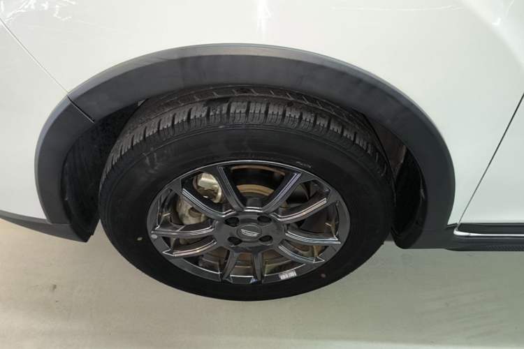 Used Geely Auto Vision X3 2021 PRO 1.5L CVT Deluxe Model Left Front Wheel Hub