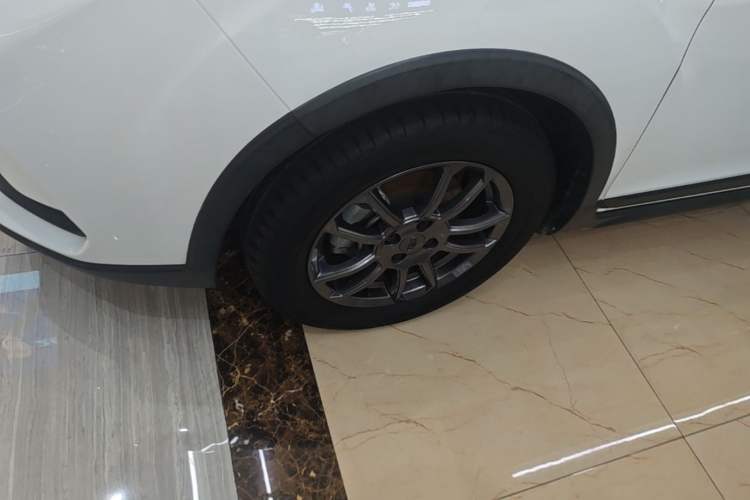 Used Geely Auto Vision X3 2021 PRO 1.5L CVT Deluxe Model Left Front Wheel Hub