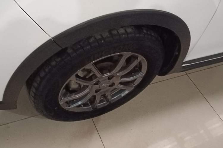 Used Geely Auto Vision X3 2021 PRO 1.5L CVT Deluxe Model Left Front Wheel Hub