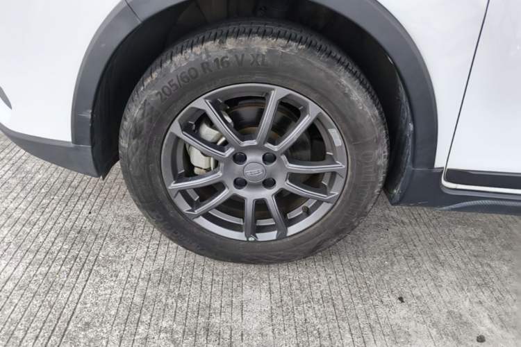 Used Geely Auto Vision X3 2021 PRO 1.5L CVT Deluxe Model Left Front Wheel Hub