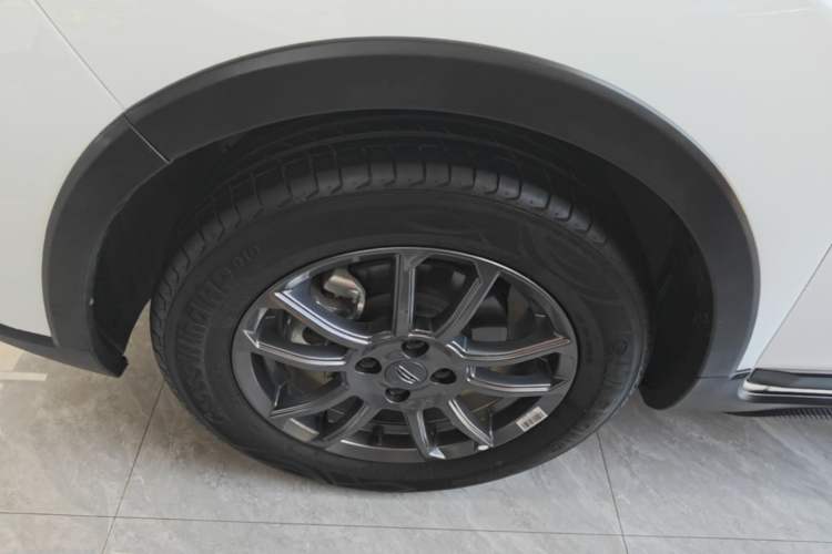 Used Geely Auto Vision X3 2021 PRO 1.5L CVT Deluxe Model Left Front Wheel Hub