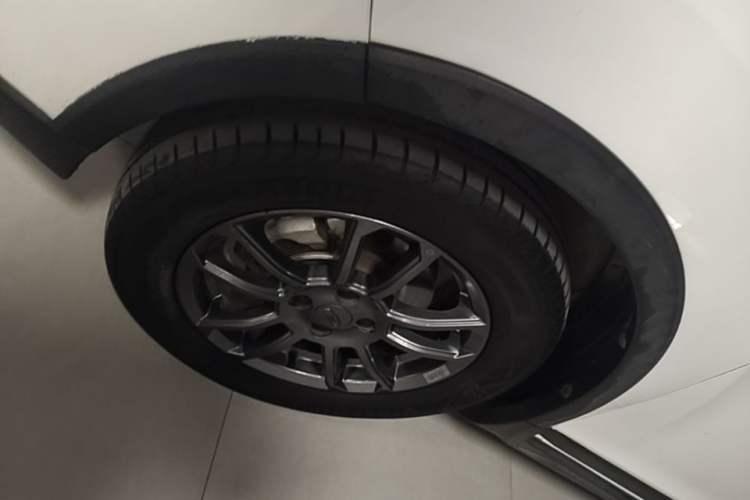 Used Geely Auto Vision X3 2021 PRO 1.5L CVT Deluxe Model Left Front Wheel Hub