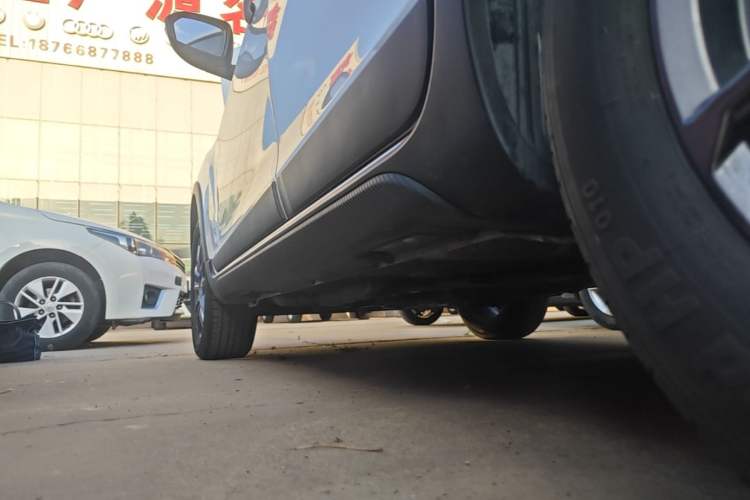 Used Geely Auto Vision X3 2021 PRO 1.5L CVT Deluxe Model Left Side Sill