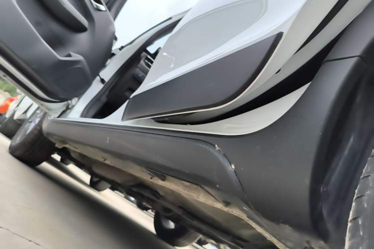 Used Geely Auto Vision X3 2021 PRO 1.5L CVT Deluxe Model Left Side Sill