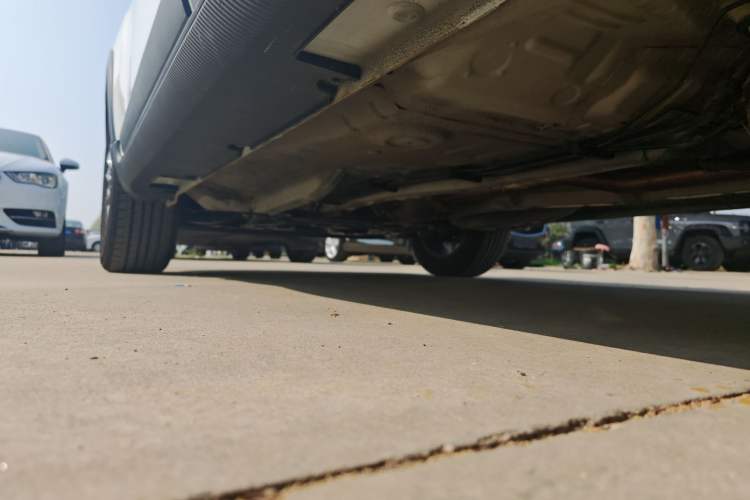 Used Geely Auto Vision X3 2021 PRO 1.5L Manual Elite Model Left Side Sill