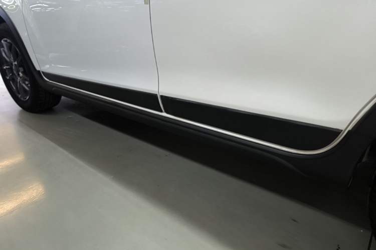 Used Geely Auto Vision X3 2021 PRO 1.5L CVT Deluxe Model Left Side Sill