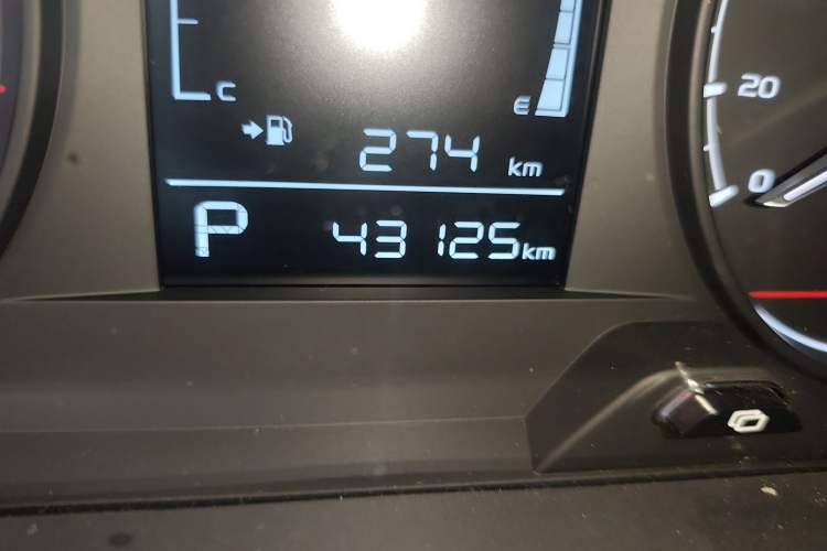 Used Geely Auto Vision X3 2021 PRO 1.5L CVT Deluxe Model Odometer Close Up