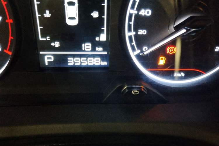 Used Geely Auto Vision X3 2021 PRO 1.5L CVT Deluxe Model Odometer Close Up