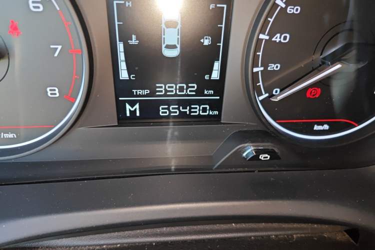 Used Geely Auto Vision X3 2021 PRO 1.5L Manual Elite Model Odometer Close Up
