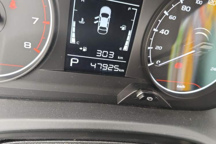Used Geely Auto Vision X3 2021 PRO 1.5L CVT Deluxe Model Odometer Close Up