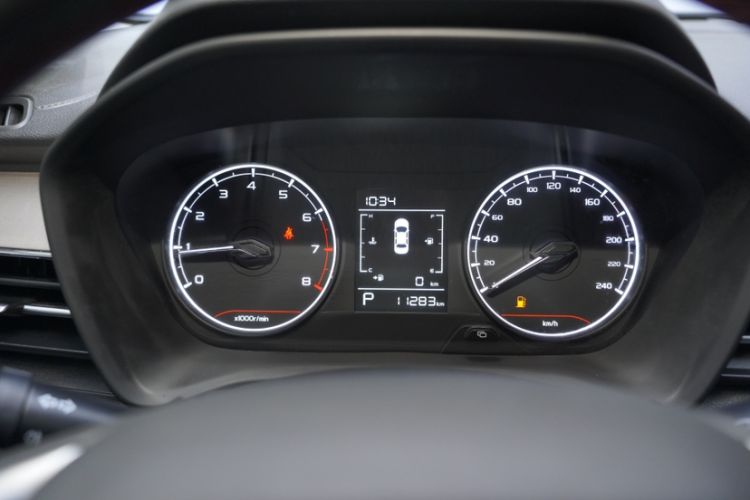 Used Geely Auto Vision X3 2021 PRO 1.5L CVT Deluxe Model Odometer Close Up