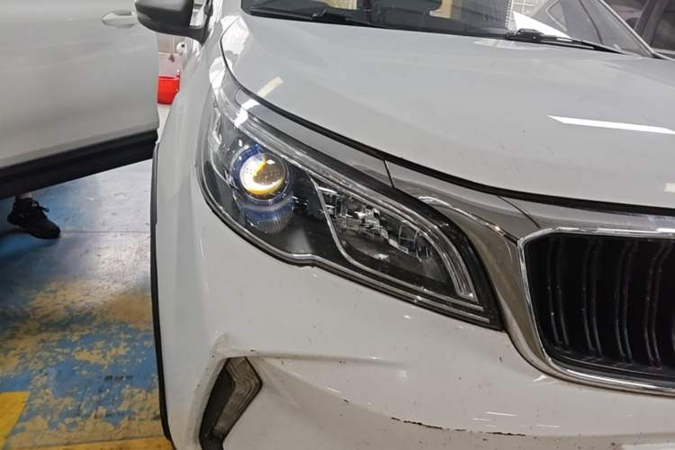Used Geely Auto Vision X3 2021 PRO 1.5L CVT Deluxe Model Right Front Headlight
