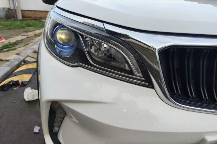 Used Geely Auto Vision X3 2021 PRO 1.5L CVT Deluxe Model Right Front Headlight