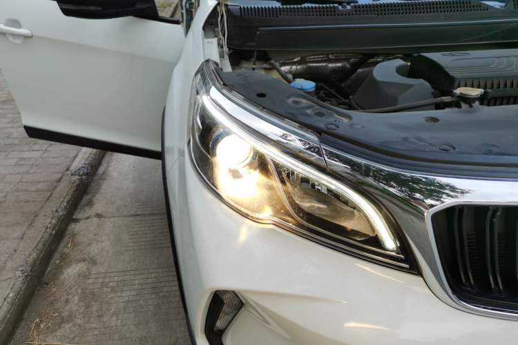 Used Geely Auto Vision X3 2021 PRO 1.5L CVT Deluxe Model Right Front Headlight