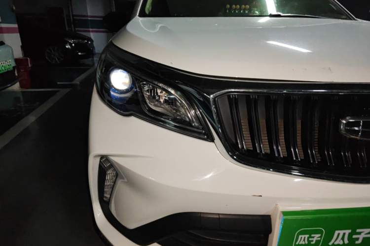 Used Geely Auto Vision X3 2021 PRO 1.5L CVT Deluxe Model Right Front Headlight