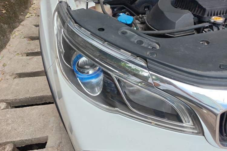 Used Geely Auto Vision X3 2021 PRO 1.5L Manual Elite Model Right Front Headlight
