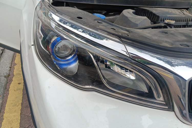 Used Geely Auto Vision X3 2021 PRO 1.5L Manual Elite Model Right Front Headlight