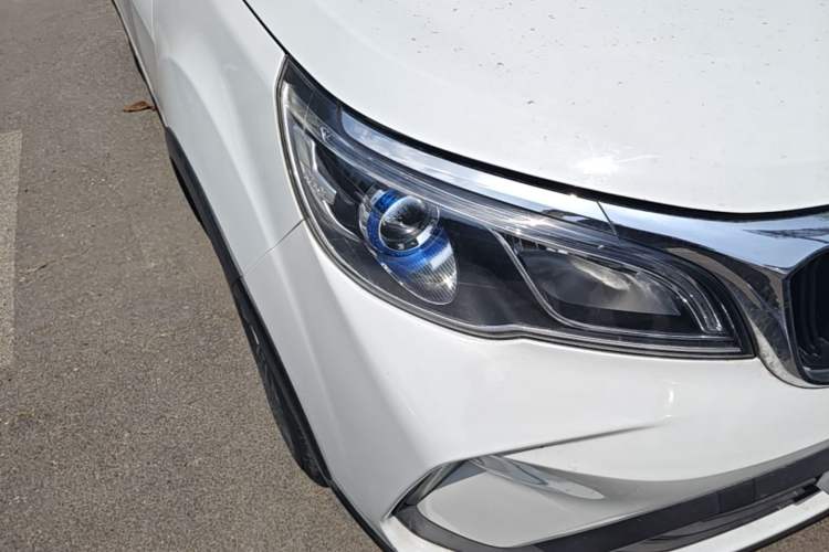 Used Geely Auto Vision X3 2021 PRO 1.5L Manual Elite Model Right Front Headlight