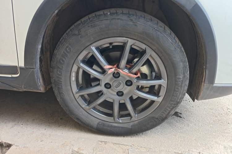 Used Geely Auto Vision X3 2021 PRO 1.5L Manual Elite Model Right Front Wheel Hub