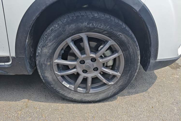 Used Geely Auto Vision X3 2021 PRO 1.5L Manual Elite Model Right Front Wheel Hub