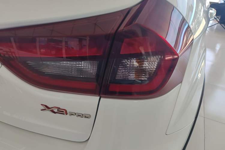 Used Geely Auto Vision X3 2021 PRO 1.5L CVT Deluxe Model Right Rear Taillight