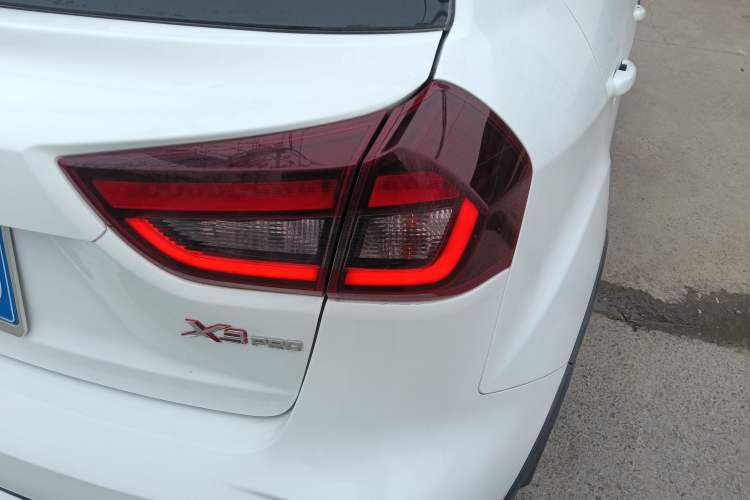 Used Geely Auto Vision X3 2021 PRO 1.5L CVT Deluxe Model Right Rear Taillight