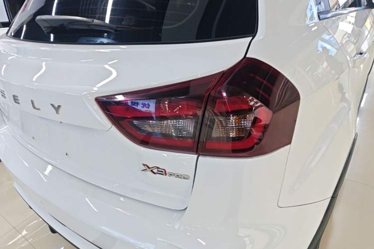 Used Geely Auto Vision X3 2021 PRO 1.5L CVT Deluxe Model Right Rear Taillight