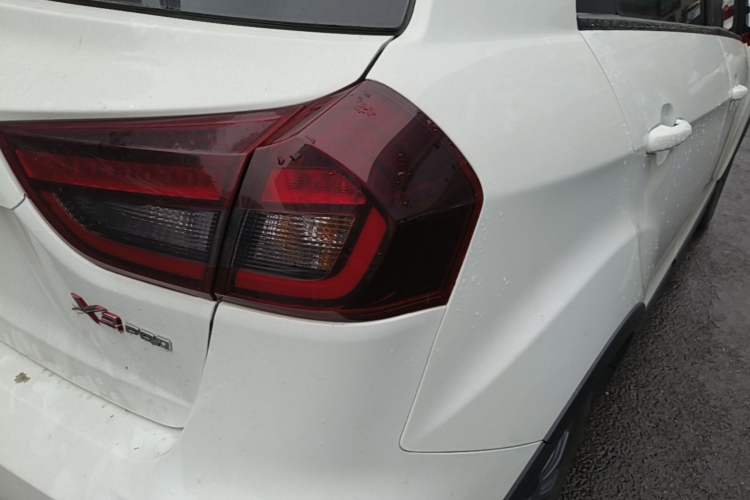 Used Geely Auto Vision X3 2021 PRO 1.5L CVT Deluxe Model Right Rear Taillight