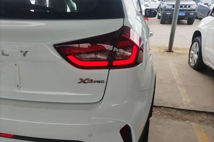 Used Geely Auto Vision X3 2021 PRO 1.5L CVT Deluxe Model Right Rear Taillight
