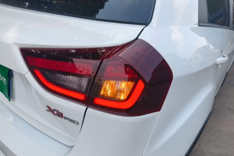 Used Geely Auto Vision X3 2021 PRO 1.5L CVT Deluxe Model Right Rear Taillight
