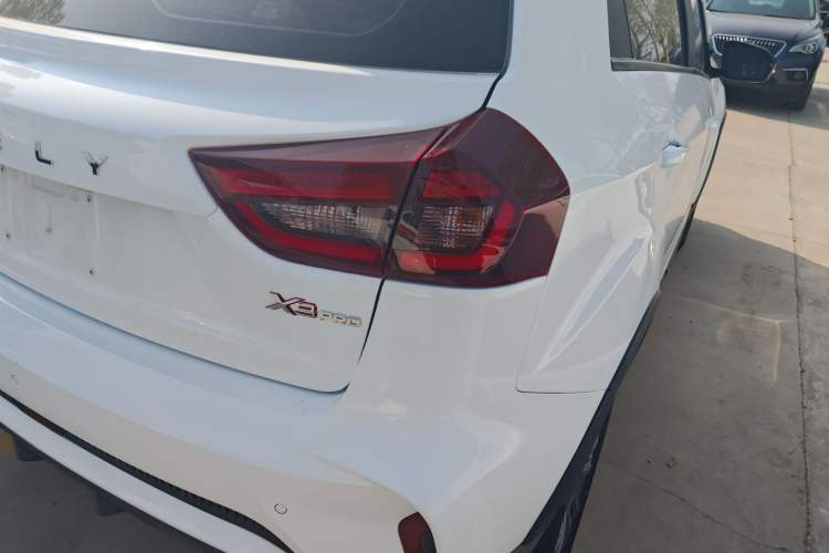 Used Geely Auto Vision X3 2021 PRO 1.5L Manual Elite Model Right Rear Taillight