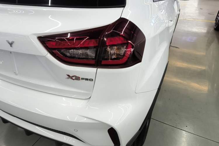 Used Geely Auto Vision X3 2021 PRO 1.5L CVT Deluxe Model Right Rear Taillight