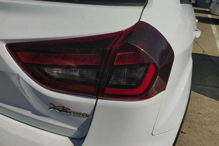 Used Geely Auto Vision X3 2021 PRO 1.5L CVT Deluxe Model Right Rear Taillight