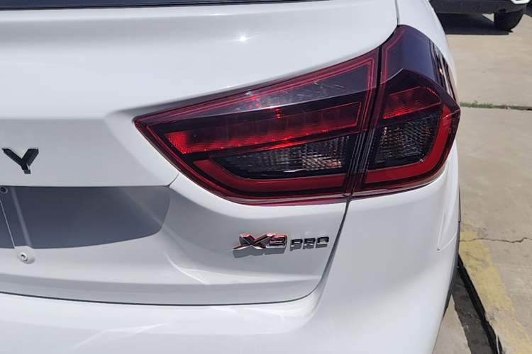 Used Geely Auto Vision X3 2021 PRO 1.5L CVT Deluxe Model Right Rear Taillight