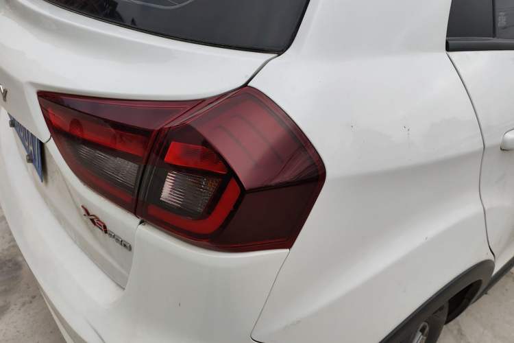 Used Geely Auto Vision X3 2021 PRO 1.5L CVT Deluxe Model Right Rear Taillight